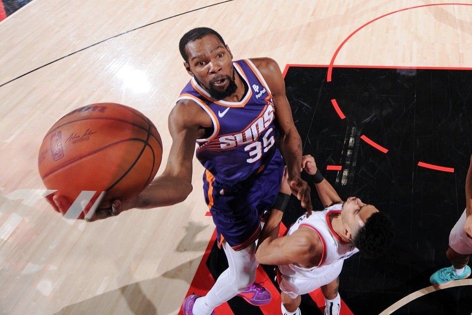 开云体育包含比赛规则变更首场状态出色，快船观众沸腾！，杜兰特重返赛场引发球迷热议的词条