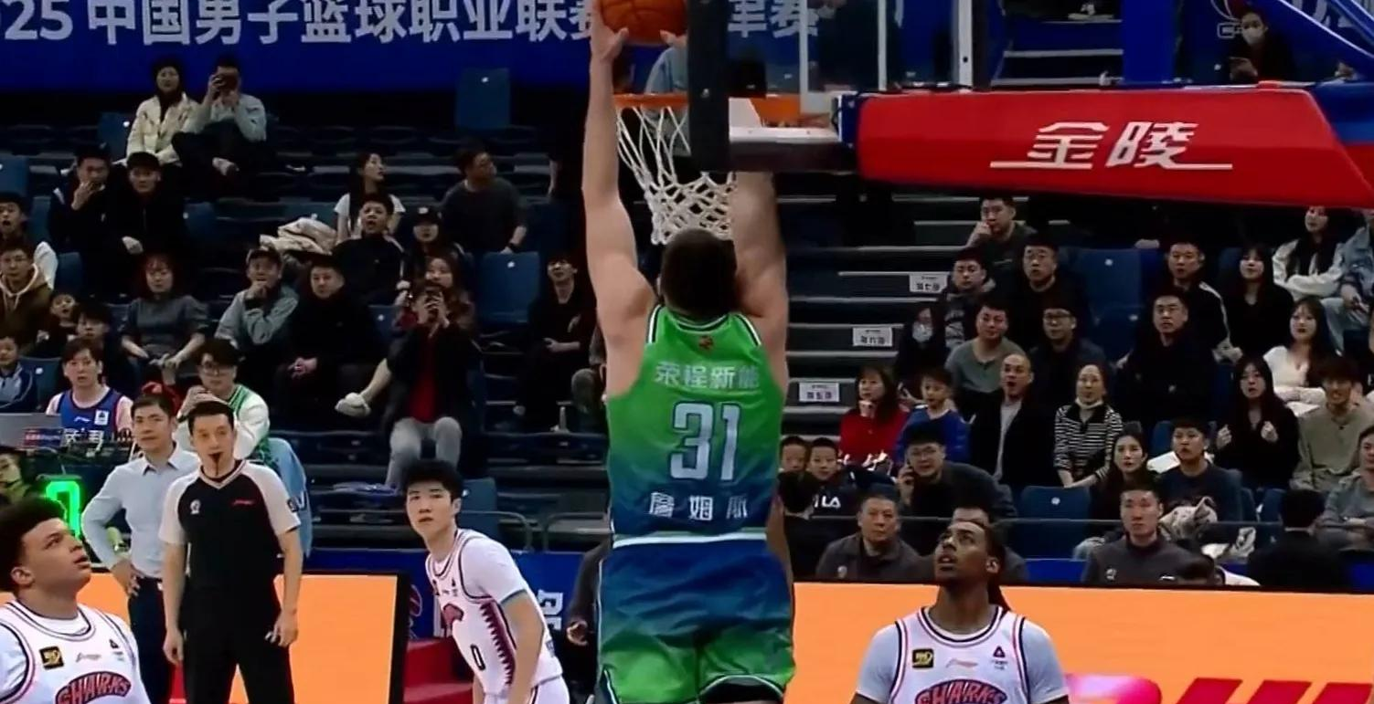 KAIYUN SPORTS包含CBA常规赛集结日再迎强敌；帕纳辛奈科斯强势反弹；主帅态度：形势明朗；身体对抗强度拉满的词条