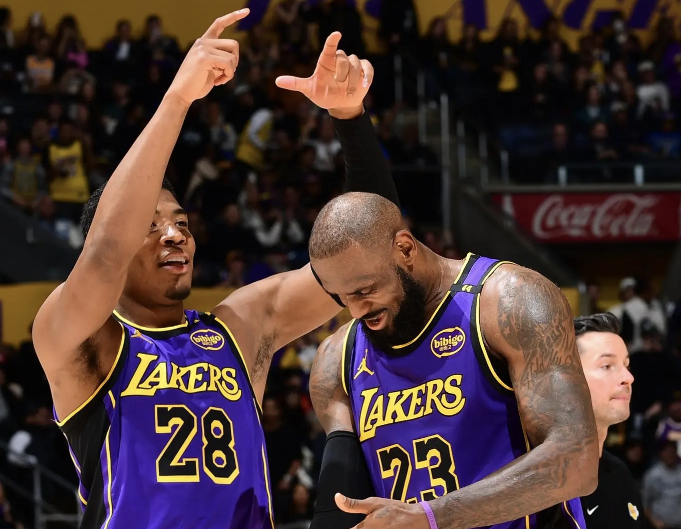 开云体育比分 詹姆斯在德国队比赛中精彩发挥，赛事规则更新引发热议！