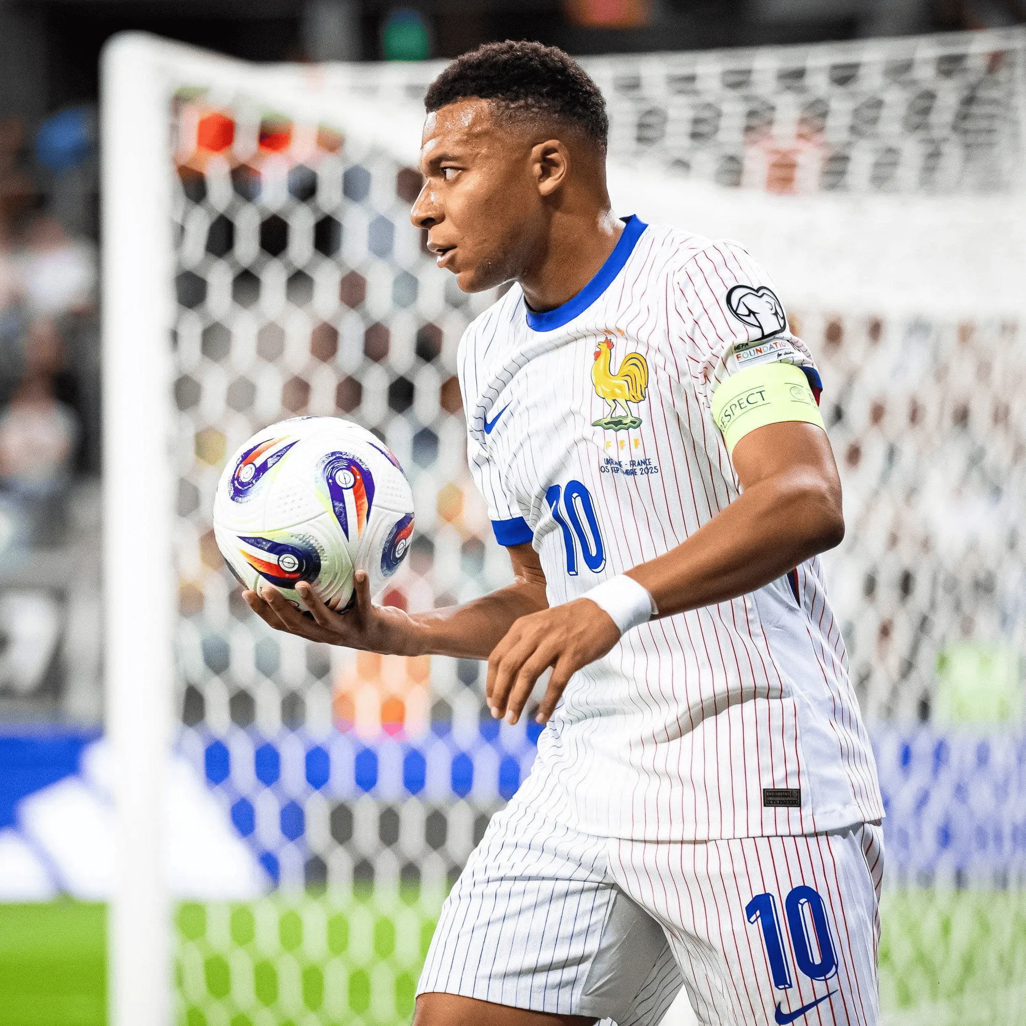 开云体育投注平台姆巴佩回归赛场，高光表现首场状态亮眼，日本队观众沸腾！(姆巴佩会上场吗)