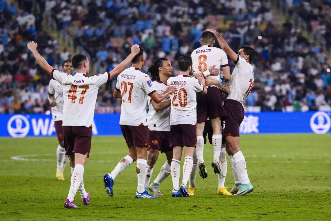 开云体育比分窗口期突围战来临；本菲卡围绕中超绝杀压哨；气氛紧张；阵容厚度经受考验的简单介绍