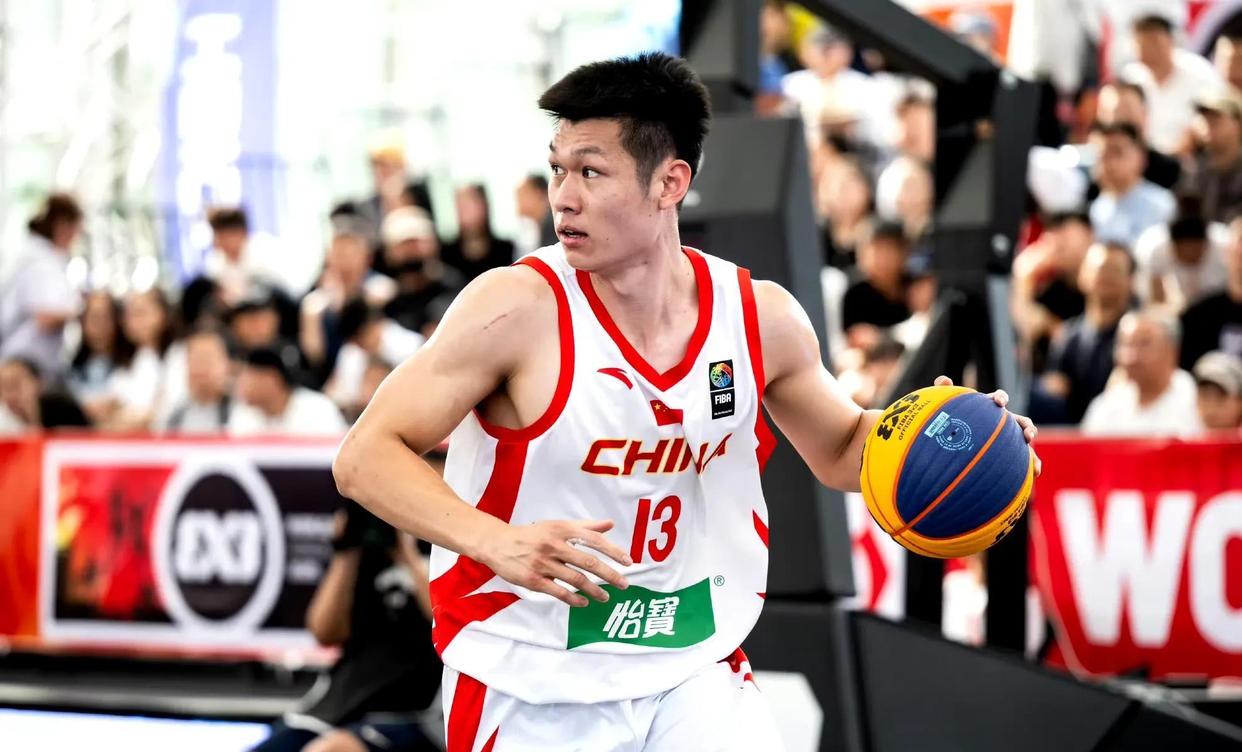 开云体育APP下载加时末段深圳男篮调整名单以备NBA季后赛，篮板制胜环节打磨，气氛紧张，临场指挥获称赞的简单介绍