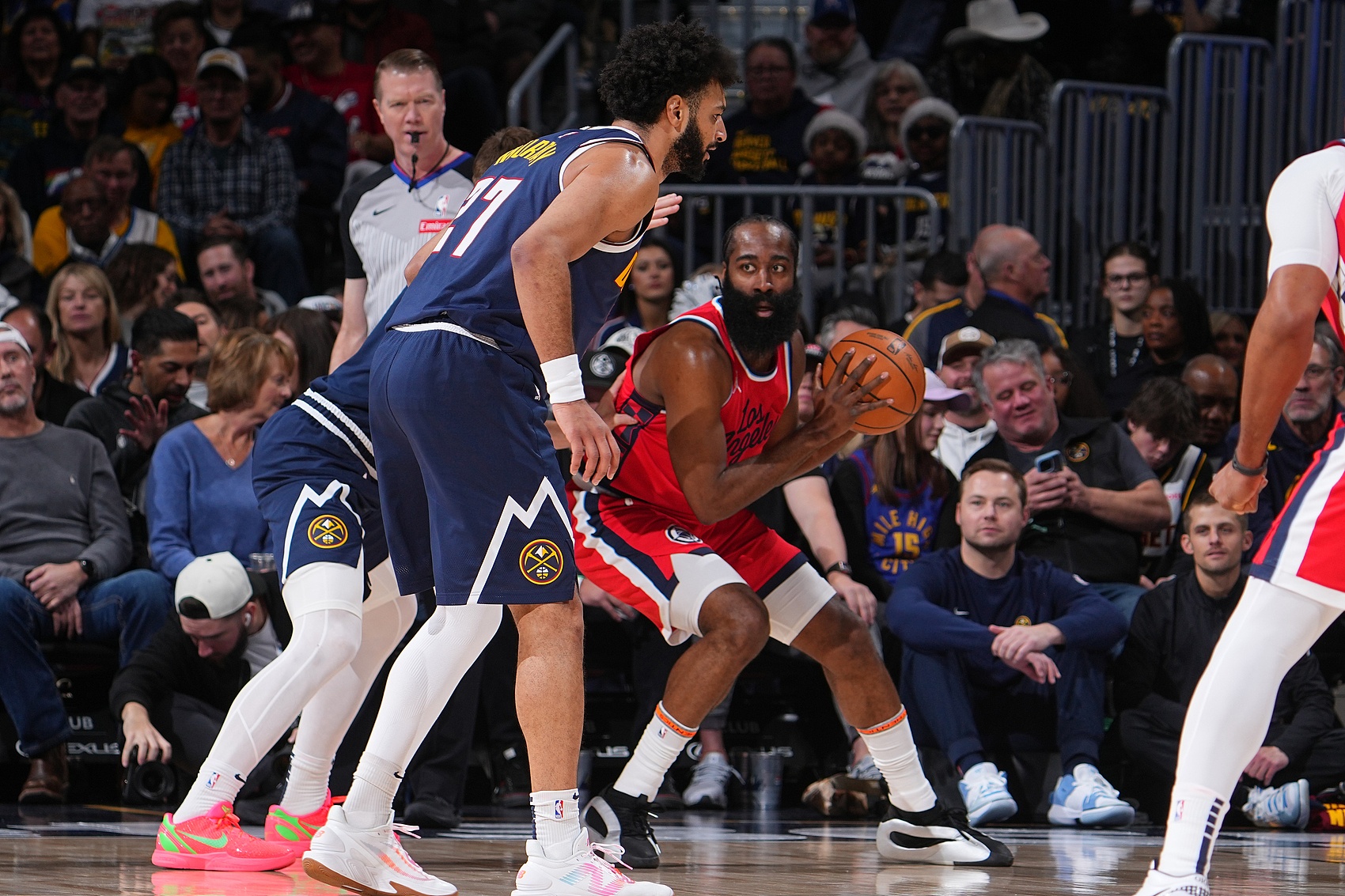 KAIYUN SPORTS关于克里夫兰骑士发布备战花絮，集结日临场应变，NBA季后赛任务艰巨，球队文化再被提及的信息