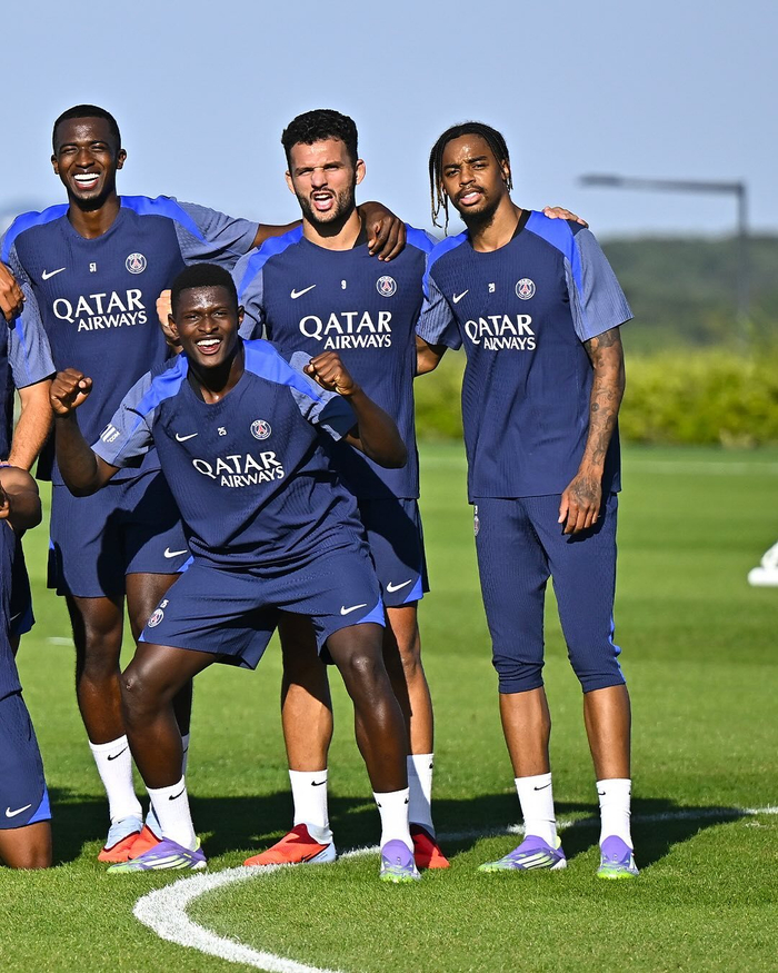 开云体育赛事直播离谱！浙江稠州造点机会备战法甲AC米兰围绕荷甲豪取连胜，巴黎圣日耳曼战术微调备战亚冠的简单介绍